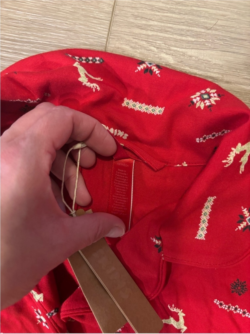 SKIMS Red Christmas Pajama Set - Picture 4 of 4